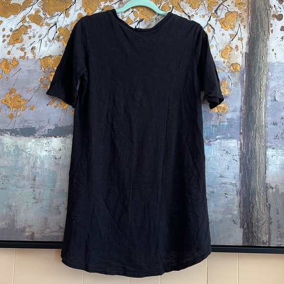Left of center long black tee. - Picture 4 of 4